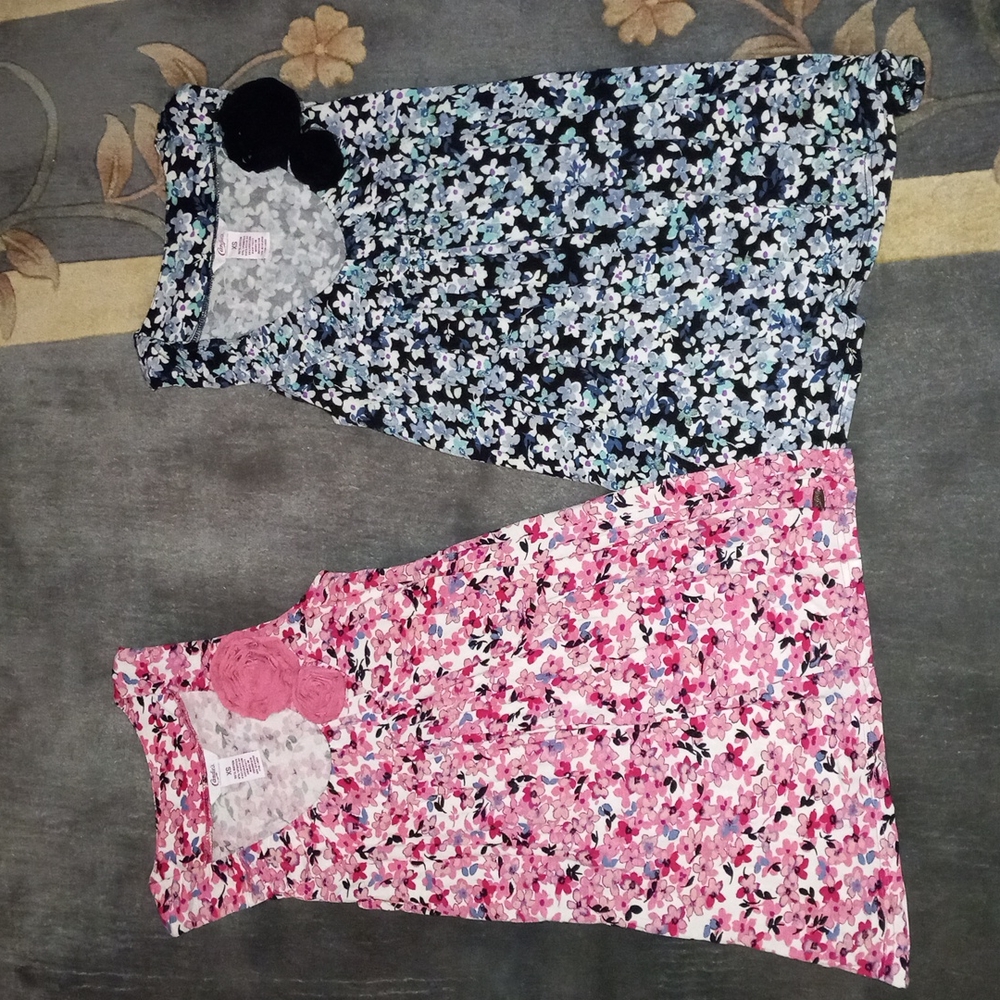 Lot of 2 floral sleeveless shirts